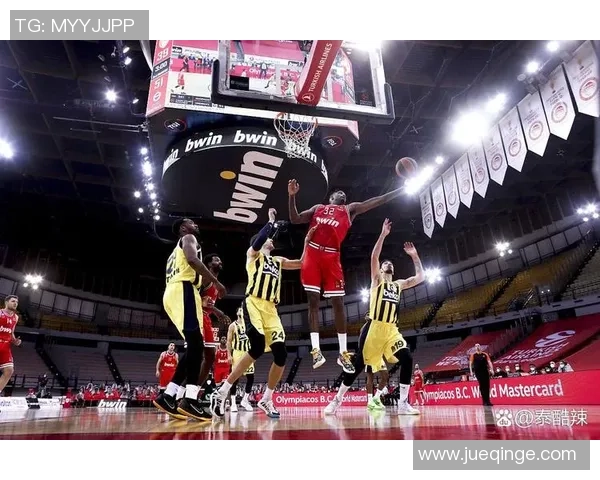 NBA球星观看足球比赛的精彩瞬间与他们对足球的独特理解