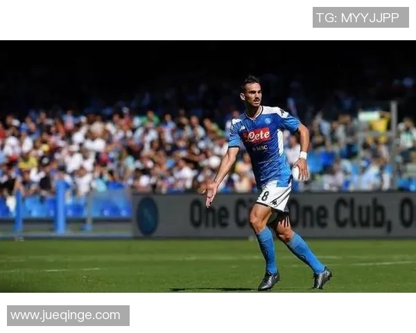 海盗足球球星的传奇人生与赛场辉煌背后的不屈精神